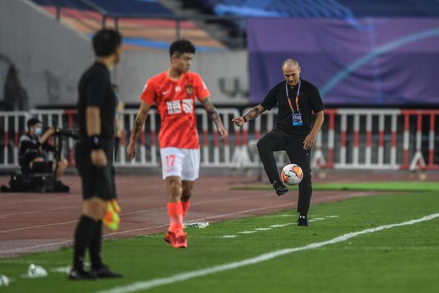库里：夏威夷训练营与家人同聚最难忘 不在乎季前赛成果